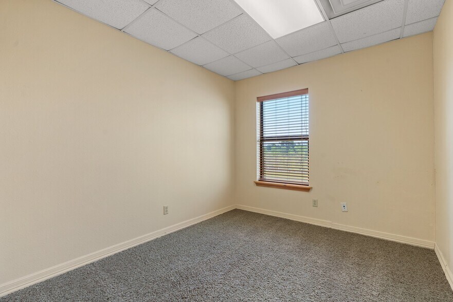 More Photos Of 26069 Springer Cemetary Rd, Hockley Flex For Sale