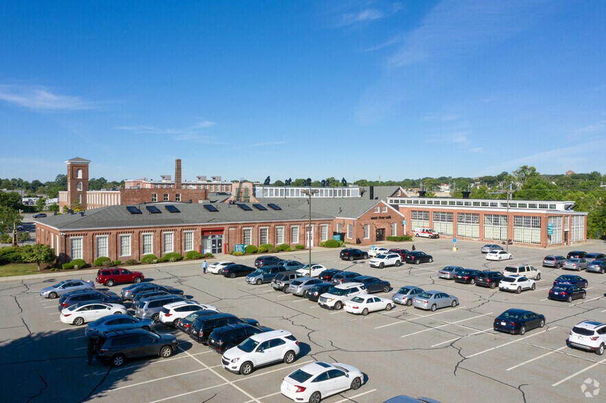 Primary Photo Of 146-148 W River St, Providence Medical For Lease
