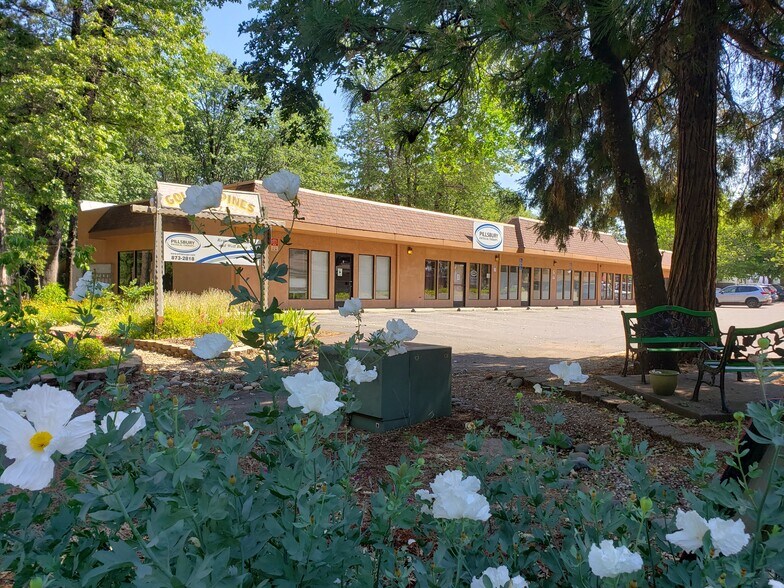 More Photos Of 14144 Lakeridge Ct, Magalia Storefront Retail Office For Lease