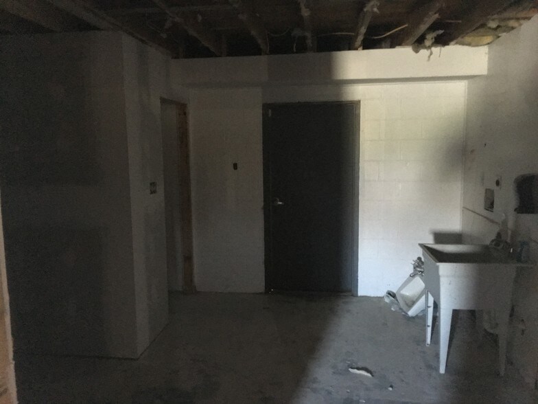 More Photos Of 1815 Millwood Pike, Winchester Restaurant For Sale