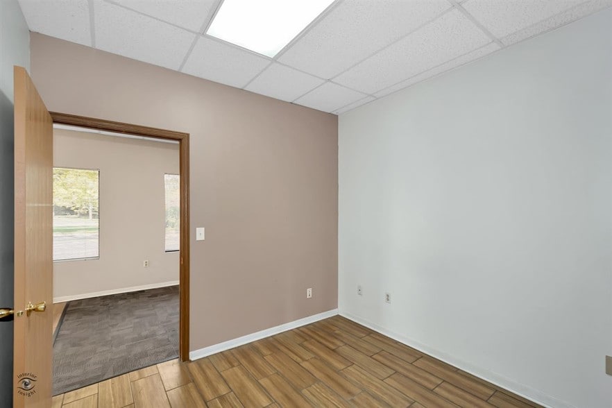 More Photos Of 400 N Schmidt Rd, Bolingbrook Office For Lease