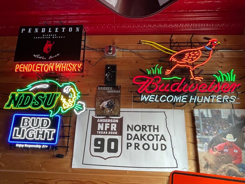 More Photos Of 203 Whinery, Binford Casino For Sale