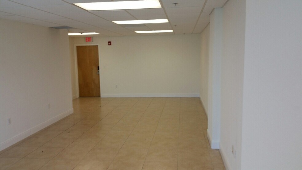 More Photos Of 12484 NW South River Dr, Medley Hotel For Lease