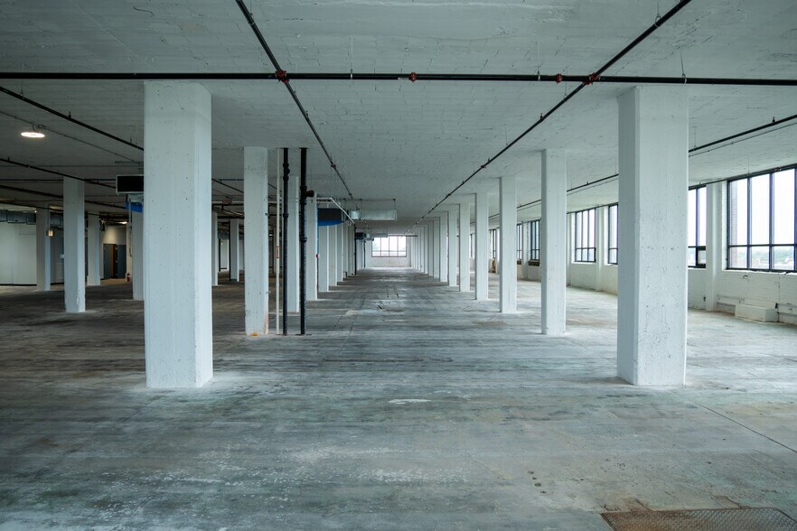 More Photos Of 4100 W Fillmore St, Chicago Warehouse For Lease