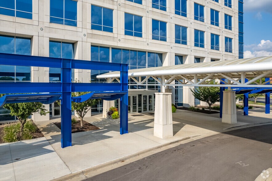 More Photos Of 4200 Little Blue Pky, Independence Office For Lease