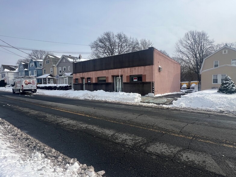 Primary Photo Of 228-240 Montgomery St, Bloomfield Office For Lease