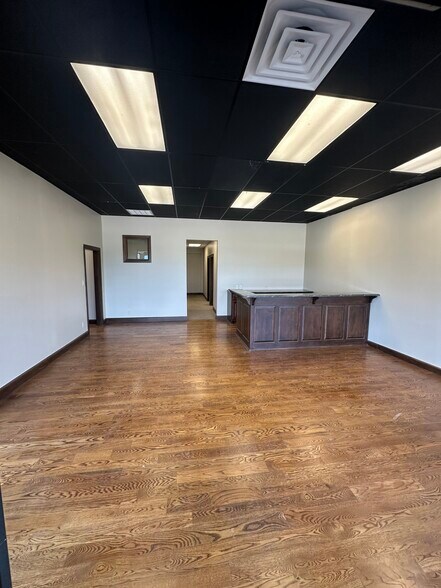 More Photos Of 1660 E 71st St, Tulsa Unknown For Lease