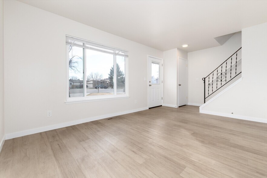 More Photos Of 1842 Hennington Ct, Longmont Multifamily For Sale