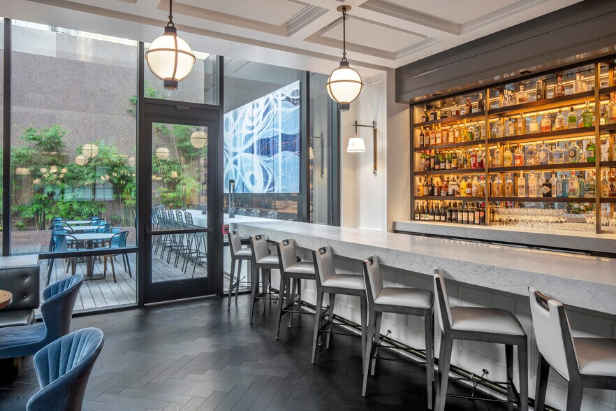 More Photos Of 1000 Louisiana St, Houston Office For Lease