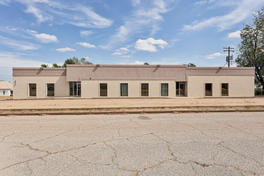 More Photos Of 324 N 19th St, Guthrie Office For Sale