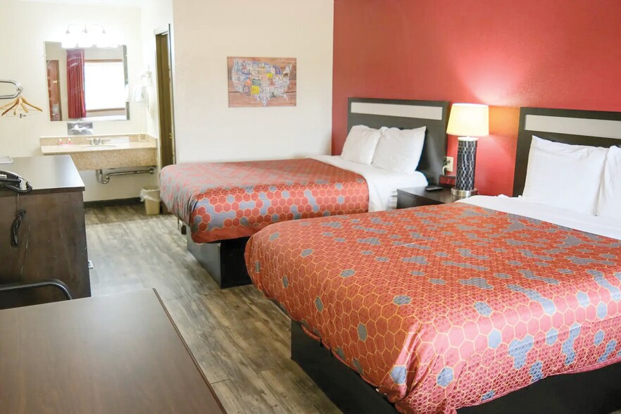 More Photos Of 2137 E Lincoln Way, Wooster Hotel For Sale