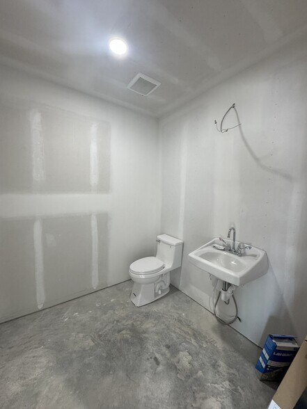 More Photos Of 2251 88 hwy, Claremore Storefront For Sale