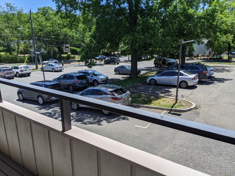 More Photos Of 281 Summerhill Rd, East Brunswick Office For Sale