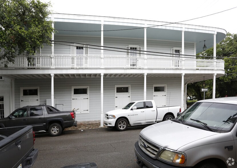 More Photos Of 801 Frenchmen St, New Orleans Restaurant For Lease