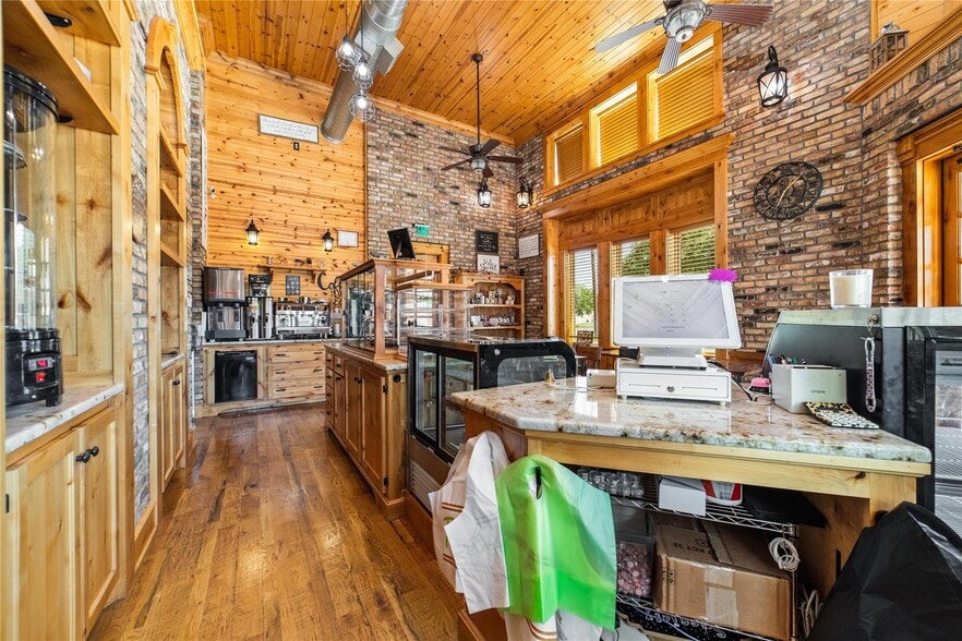 More Photos Of 301 E Brown St, San Saba Freestanding For Sale