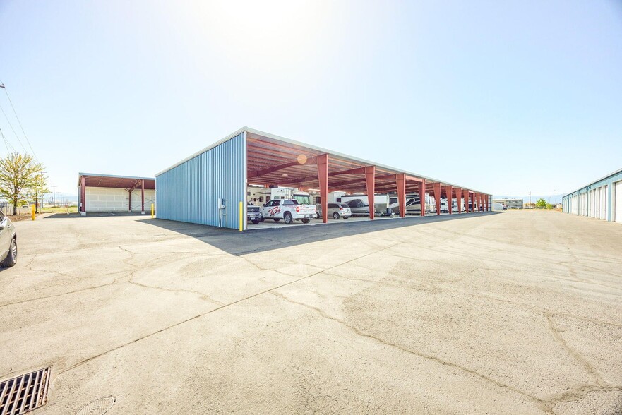 More Photos Of 1400 Avenue G, White City Self Storage For Sale