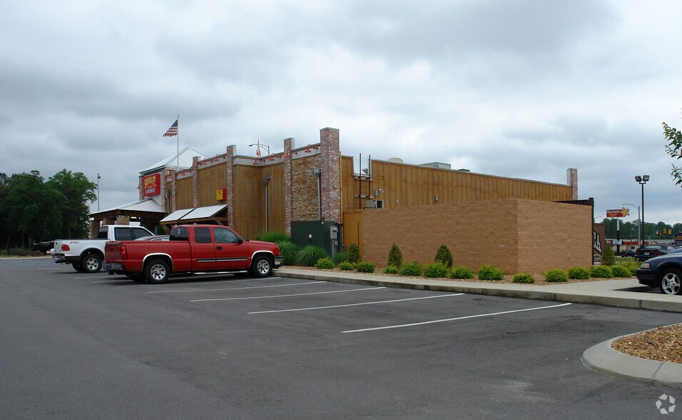 More Photos Of 93 Walker St, Gadsden Restaurant For Lease