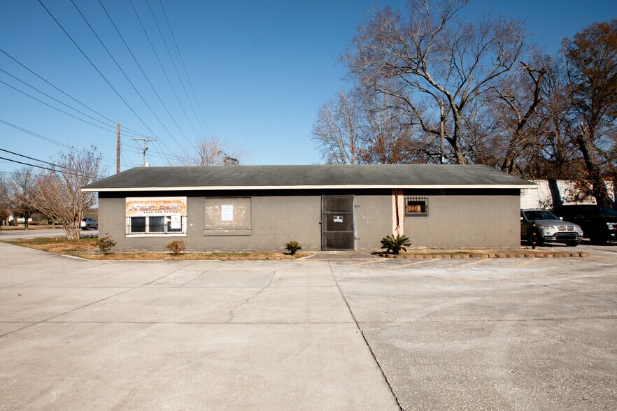 More Photos Of 5080 Rivers Ave, North Charleston Showroom For Sale