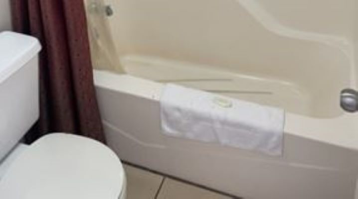 More Photos Of 1325 W Highway 76, Branson Hotel For Sale