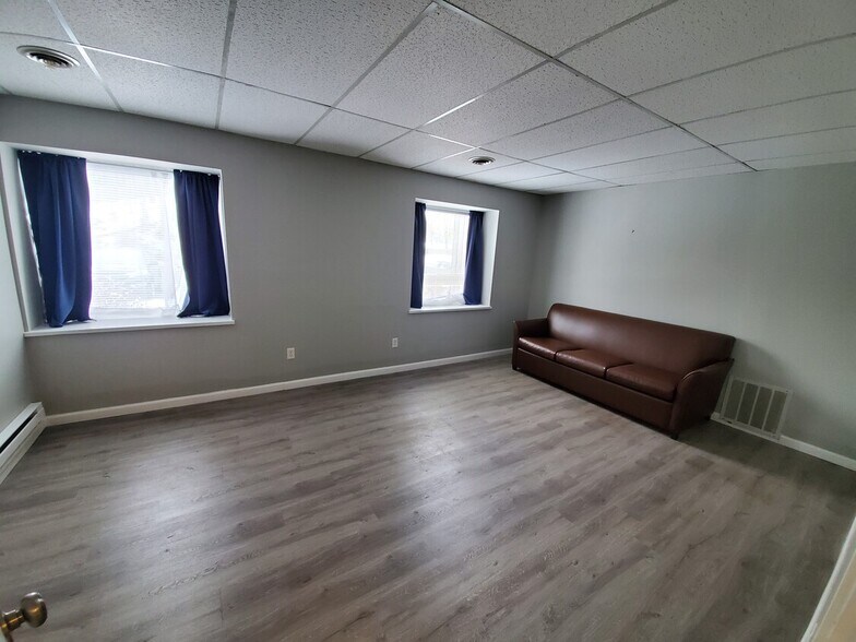 More Photos Of 640 Kreag Rd, Pittsford Office Residential For Lease