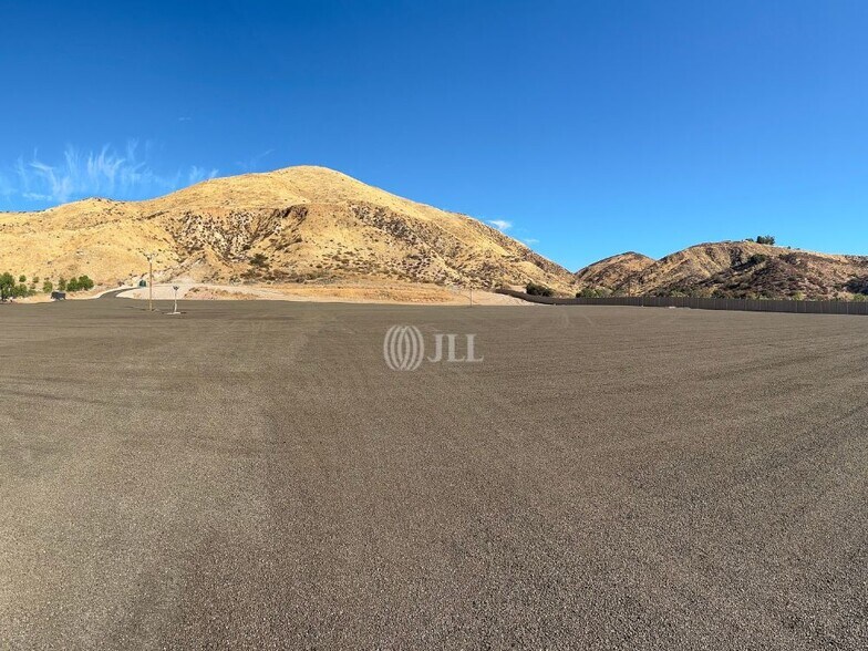 More Photos Of 14253 Davenport Rd, Santa Clarita Land For Lease