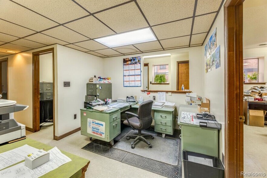 More Photos Of 1121 4th St, Port Huron Warehouse For Lease