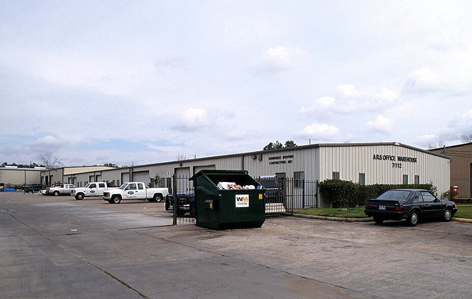 More Photos Of 7012 Belgold St, Houston Warehouse For Lease