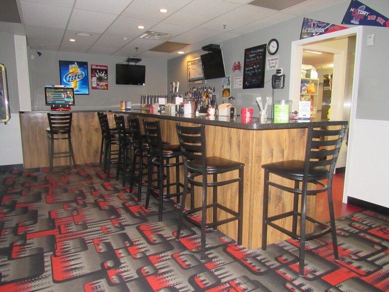 More Photos Of 1103 S Central Ave, Laurel Bowling Alley For Sale