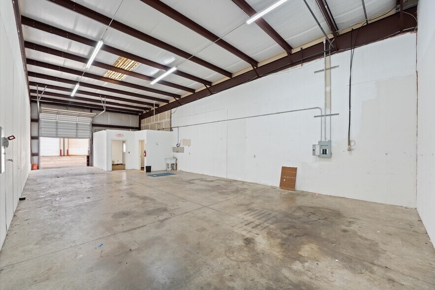 More Photos Of 3336 Spring Stuebner Rd, Spring Unknown For Lease