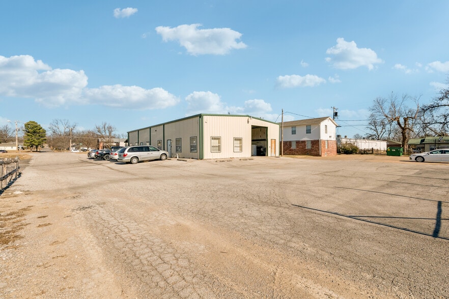 More Photos Of 862 W Taft Ave, Sapulpa Freestanding For Sale