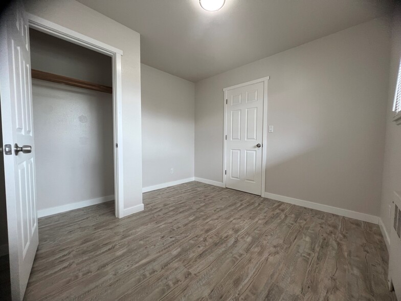 More Photos Of 412-418 W Meeker St, Kent Apartments For Sale