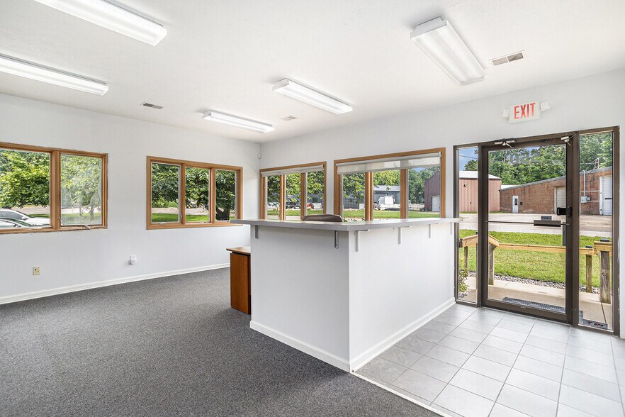 More Photos Of 550 E Cork St, Kalamazoo Freestanding For Sale
