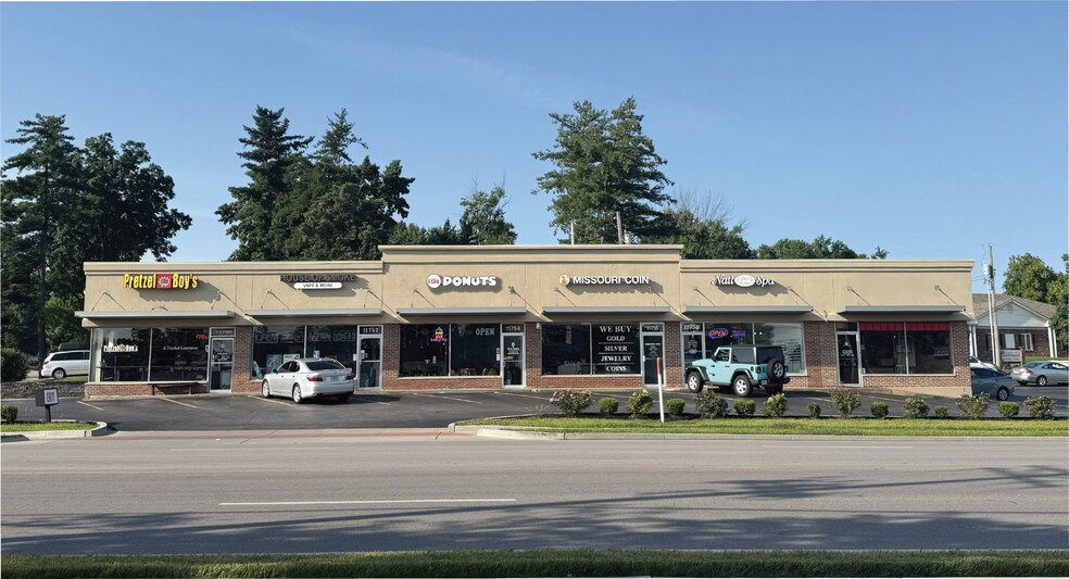 Primary Photo Of 11750-11760 Manchester Rd, Saint Louis General Retail For Lease