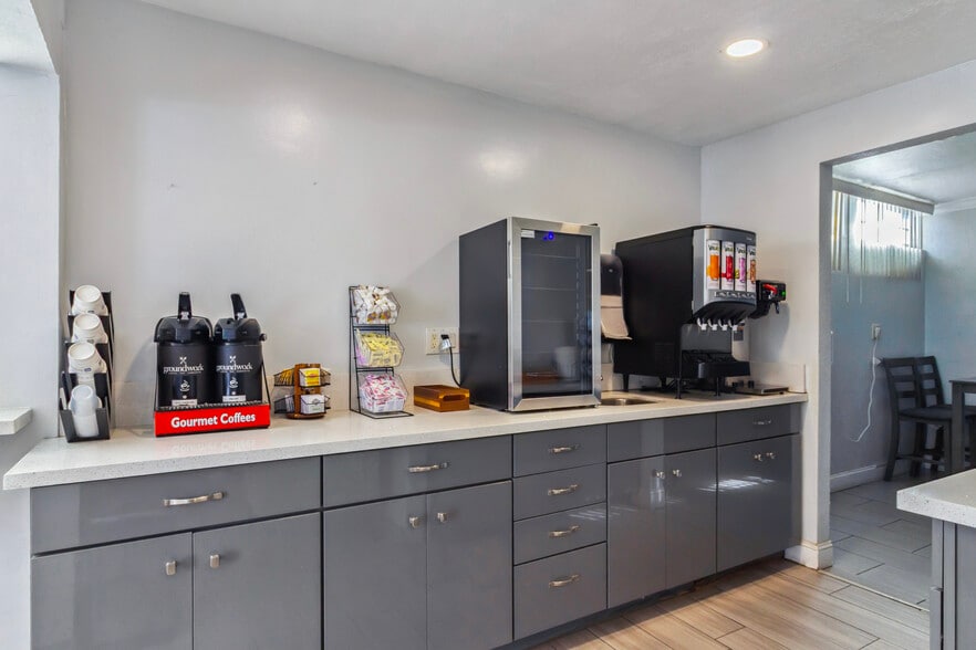 More Photos Of 2127 Inyo St, Fresno Hotel For Sale