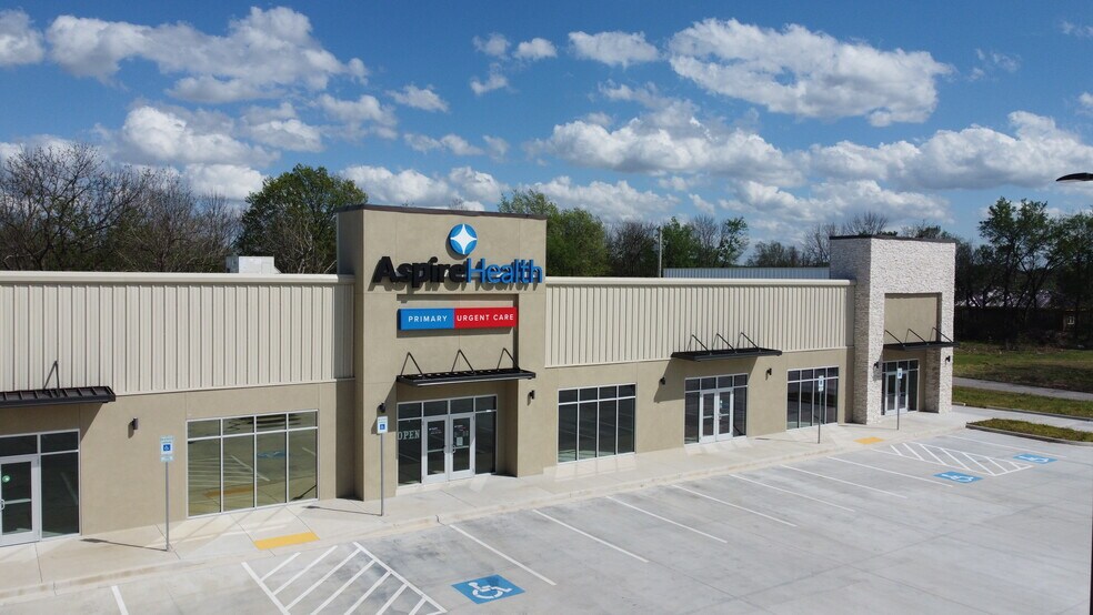 More Photos Of 900 Meriweather St, Okmulgee Freestanding For Lease