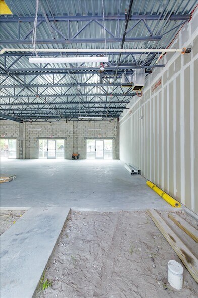 More Photos Of 286 Douglas Ave, Altamonte Springs General Retail For Lease