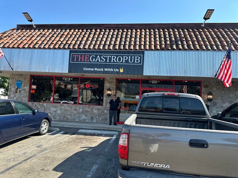 More Photos Of 3538 E Foothill Blvd, Pasadena Storefront For Lease