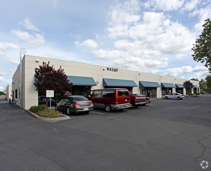 More Photos Of 10 N East St, Woodland Flex For Lease
