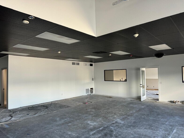 More Photos Of 1210 SE Walton Blvd, Bentonville Freestanding For Lease