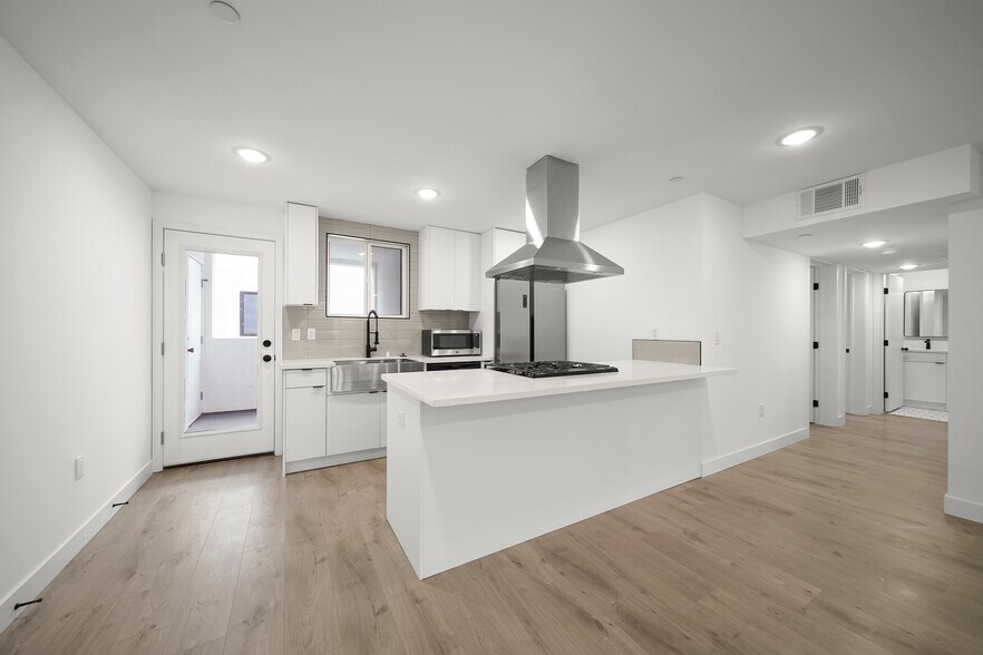 More Photos Of 171 S Hoover St, Los Angeles Apartments For Sale