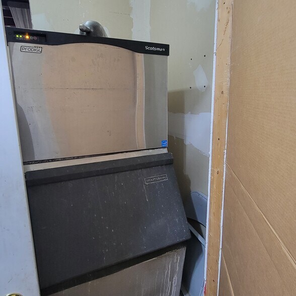 More Photos Of 735 Dimery Ave, Beaver Crossing Convenience Store For Sale