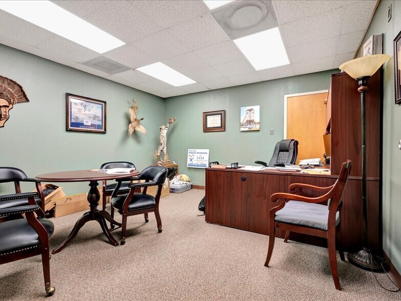 More Photos Of 204 E Burke Ave, Lufkin Office For Sale