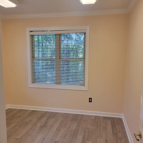 More Photos Of 5640 Six Forks Rd, Raleigh Office For Sale