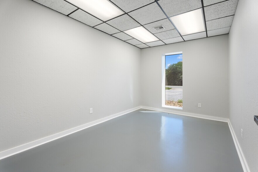 More Photos Of 25100 N Us-59 Hwy, Afton Office For Sale