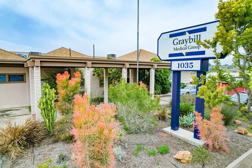 Primary Photo Of 1035 S Main Ave, Fallbrook Medical For Sale