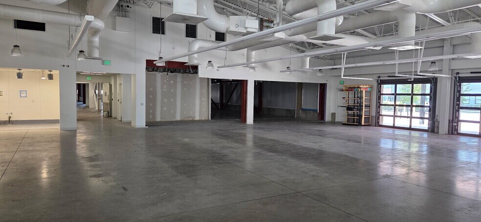 More Photos Of 225 Ellicott St, Buffalo Supermarket For Sale