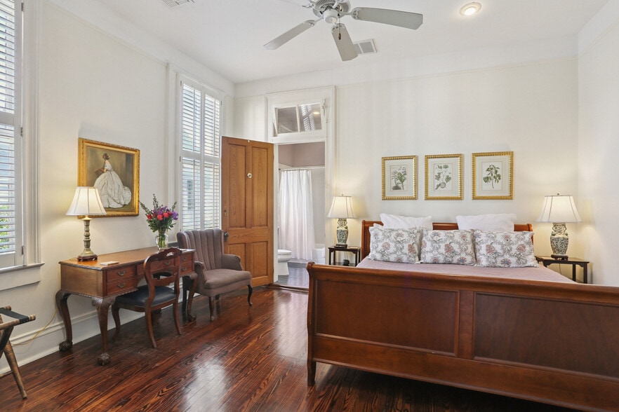 More Photos Of 4117 Perrier St, New Orleans Hotel For Sale