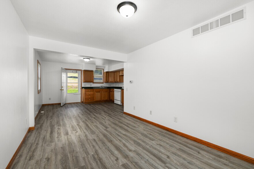 More Photos Of 222 6th St, Buffalo Apartments For Sale