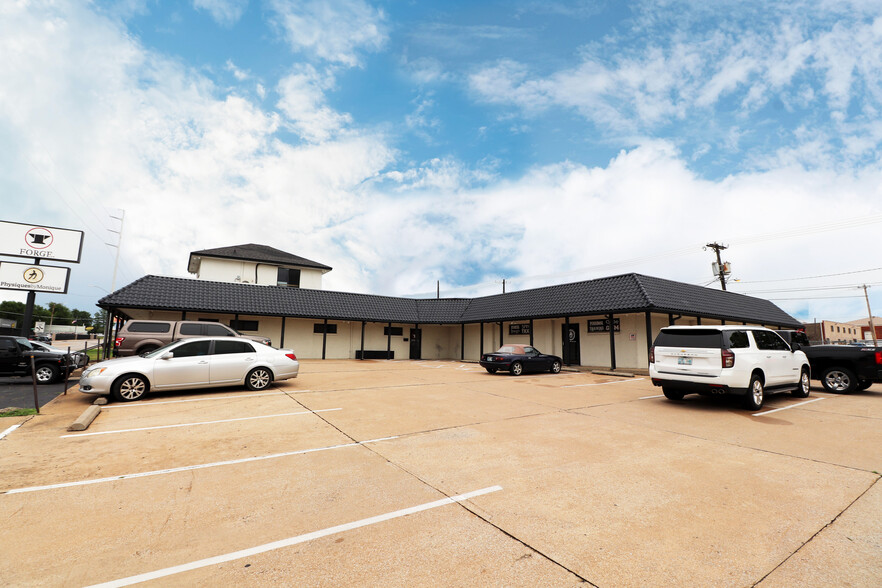 Primary Photo Of 1314 E 3rd St, Tulsa Storefront For Lease