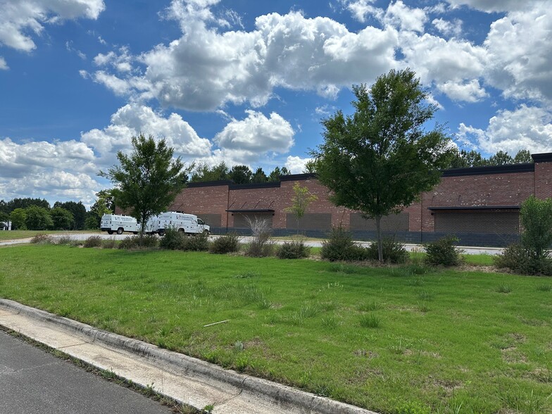 Primary Photo Of 140 Weathers st, Youngsville Flex For Lease